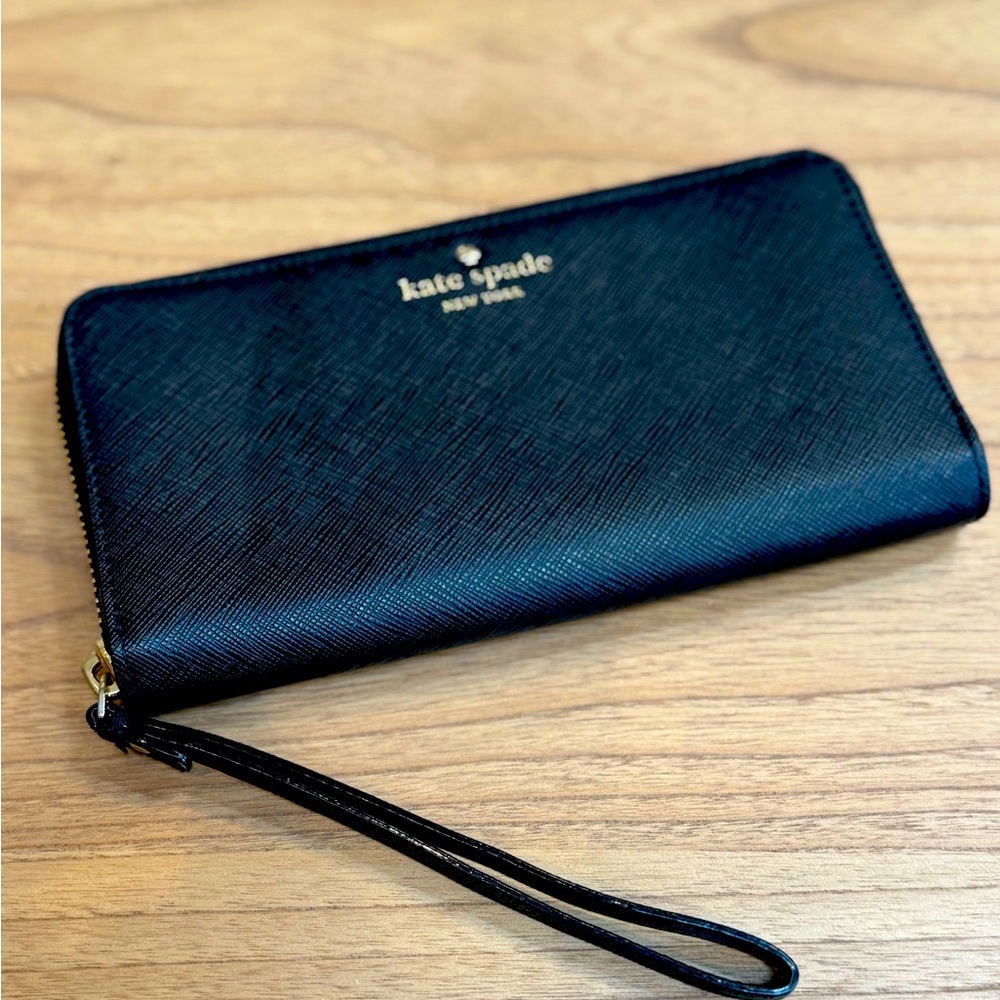 Kate Spade Black Talk is Chic Wristlet Black - Picture 1 of 6